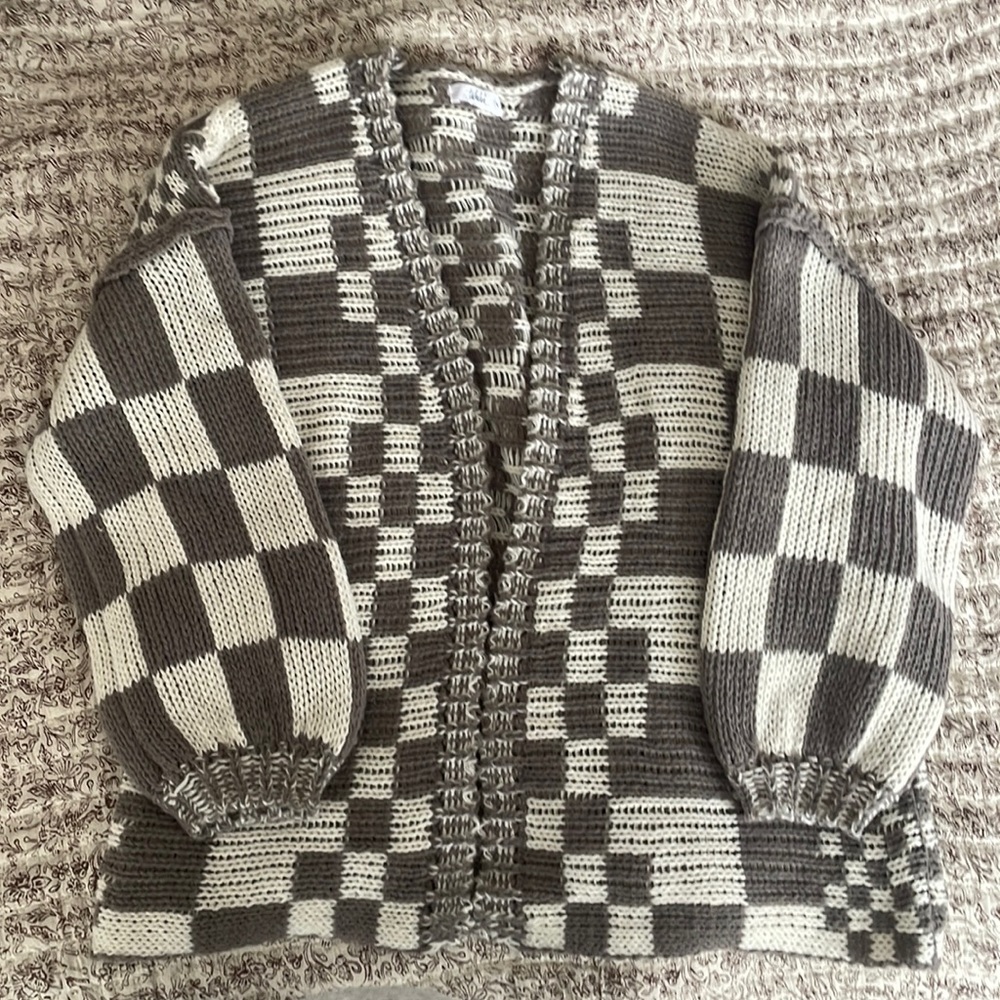 COPY - Trendy Checkered Cardigan Size Medium